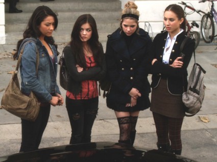 pretty little liars-30