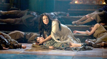 Legend of the Seeker - Kahlan and Sonia in "Perdition"